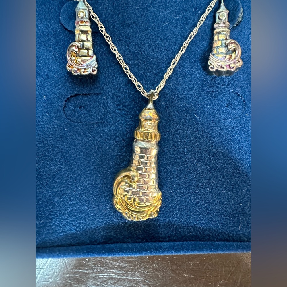 Bradford Exchange "Light of Hope" diamond lighthouse necklace matching earrings - Picture 5 of 8